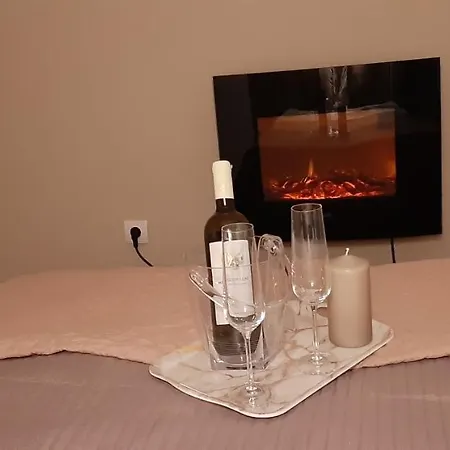 77 νικη Apartment *
